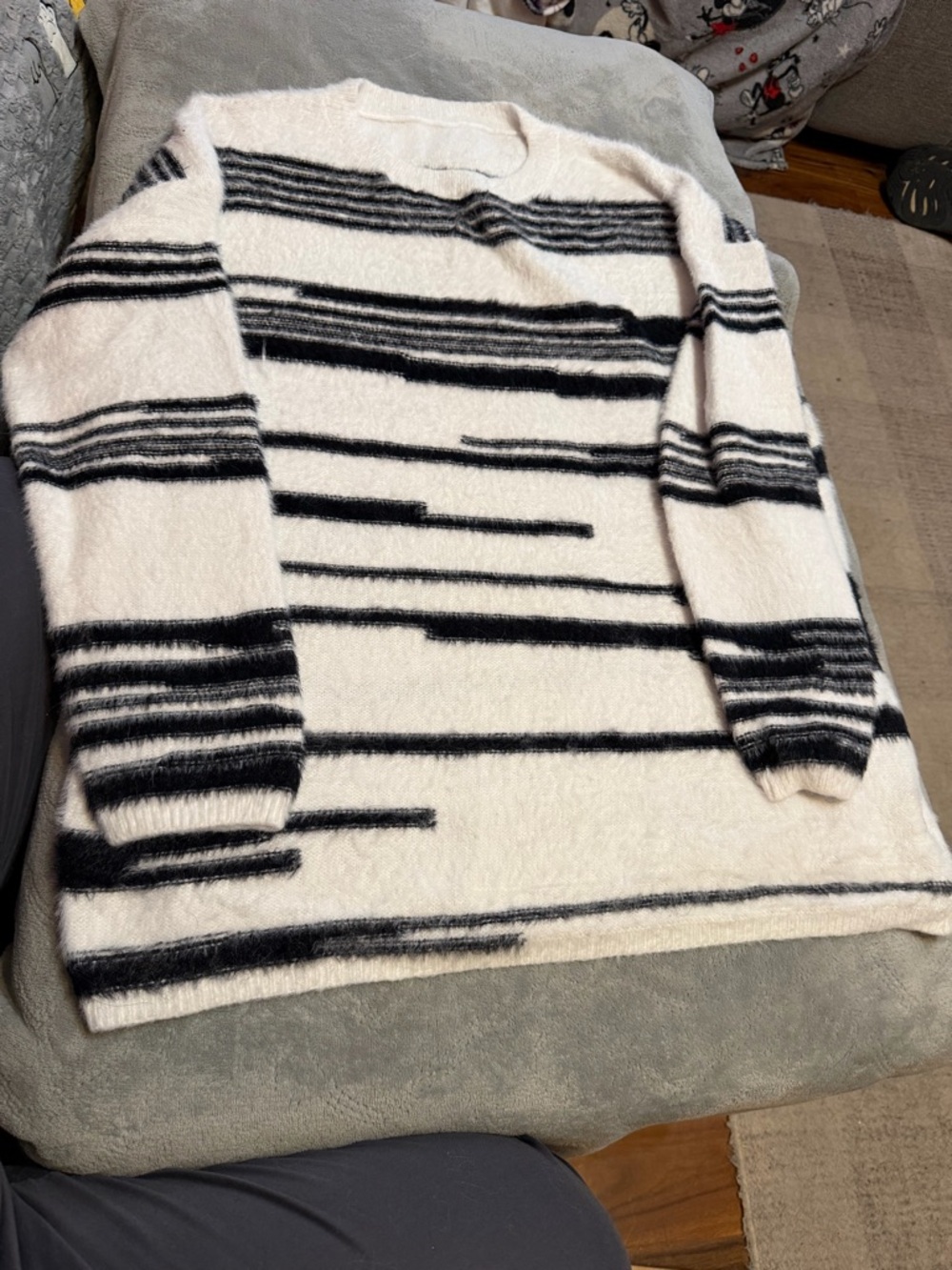 Women’s Wool Blend Fuzzy Sweater Cream Black Striped Oversized M L Soft